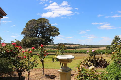 Burton Farmhouse - Holiday Byron Bay 6