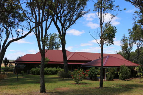 Burton Farmhouse - Holiday Byron Bay 3