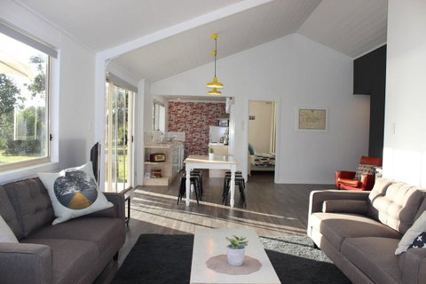 Boomers Retreat, Alonnah, Bruny Island - Holiday Byron Bay 0