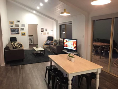 Boomers Retreat, Alonnah, Bruny Island - Holiday Byron Bay 11