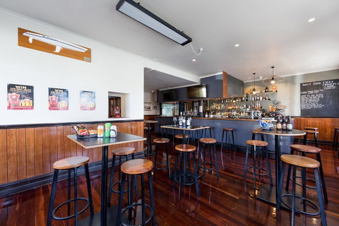 Customs House Hotel - Holiday Byron Bay 25