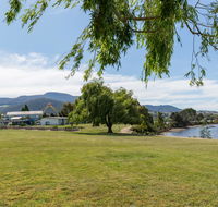 Riverfront Motel  Villas - Holiday Byron Bay