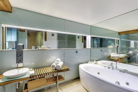 The Henry Jones Art Hotel - Holiday Byron Bay 20