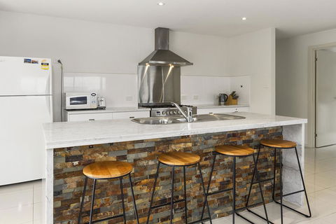 170 Hazards View Drive - Unit 2 - Holiday Byron Bay 4