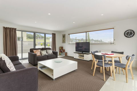 170 Hazards View Drive - Unit 2 - Holiday Byron Bay 5