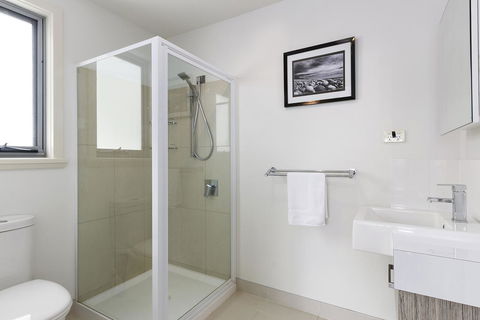 170 Hazards View Drive - Unit 2 - Holiday Byron Bay 9