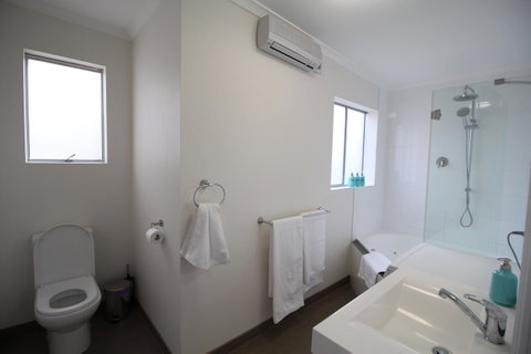 Trinity Hill Apartments - Holiday Byron Bay 1
