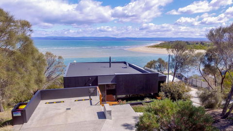 Cocktails With A View - Holiday Byron Bay 16