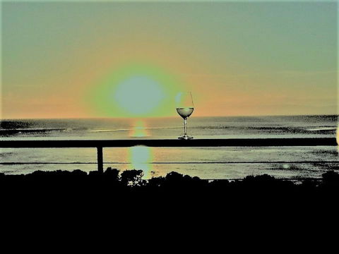 Cocktails With A View - Holiday Byron Bay 20