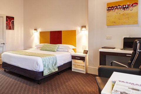 Auldington Hotel - Holiday Byron Bay 13