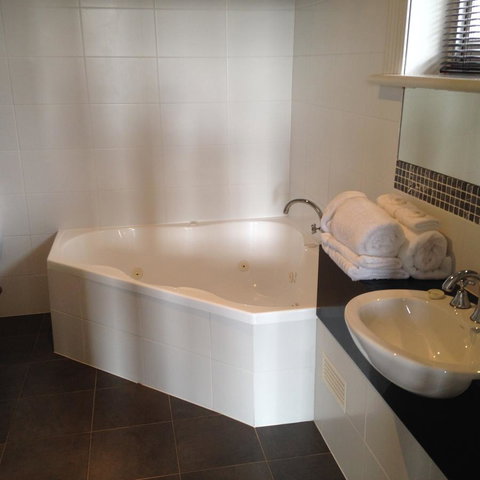 Auldington Hotel - Holiday Byron Bay 20