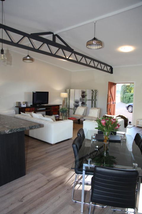 The WeareHouse In Deloraine - Holiday Byron Bay 29