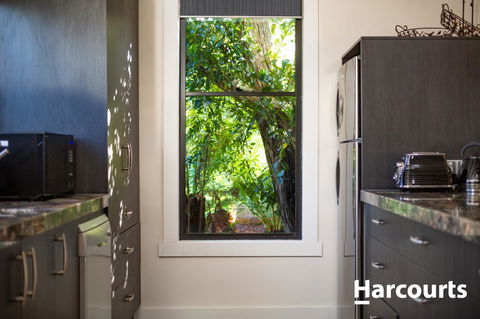 The WeareHouse In Deloraine - Holiday Byron Bay 12