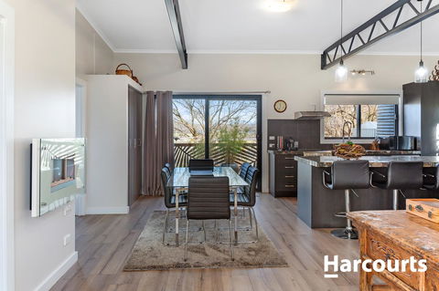 The WeareHouse In Deloraine - Holiday Byron Bay 22