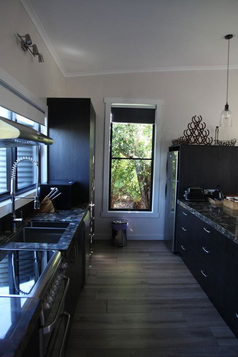 The WeareHouse In Deloraine - Holiday Byron Bay 32