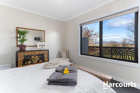 The WeareHouse In Deloraine - Holiday Byron Bay 10