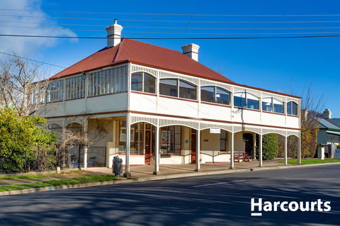 The WeareHouse In Deloraine - Holiday Byron Bay 1