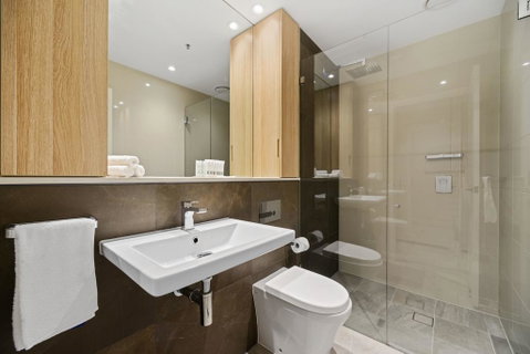 New 2 Beds Apt Mins Walking To Darling Harbour,QVB - Holiday Byron Bay 2