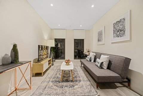 New 2 Beds Apt Mins Walking To Darling Harbour,QVB - Holiday Byron Bay 0