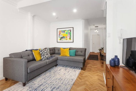 Newly Renovated Potts Point 2BR Art Deco - Holiday Byron Bay 0