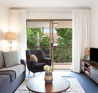 Newly-furnished 2-Bed Apartment with Gym and Pool - Holiday Byron Bay