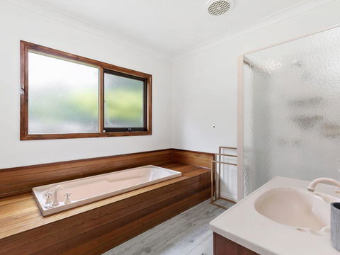 NICHE ON NOBLE - Ever Changing Vista - Holiday Byron Bay 1