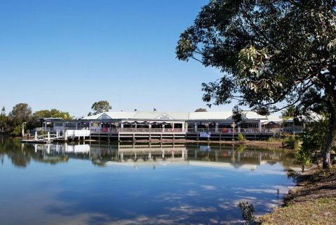 Nightcap At Waterfront Hotel - Holiday Byron Bay 0