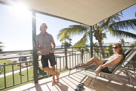 Ningaloo Reef Resort - Holiday Byron Bay 2