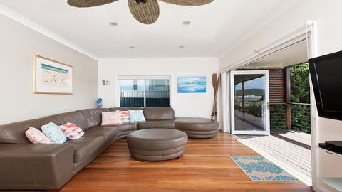 No. 1 Fingal Bay Beach House - The Little Abode - Holiday Byron Bay 2