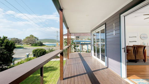 No. 1 Fingal Bay Beach House - The Little Abode - Holiday Byron Bay 0