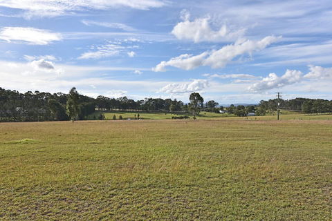 Noble Willow Studio Lovedale. Spacious, With Views And Pool - Holiday Byron Bay 1