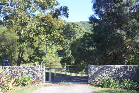 Noosa Hinterland Spectacular Boutique Guesthouse - Holiday Byron Bay 1