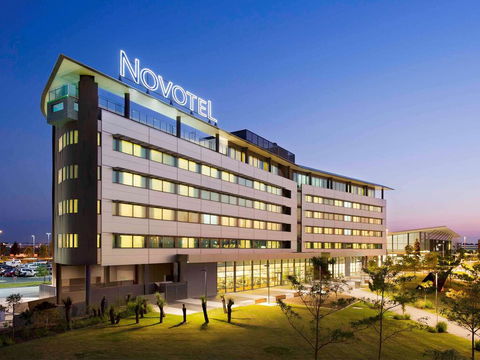 Novotel Brisbane Airport - Holiday Byron Bay 0