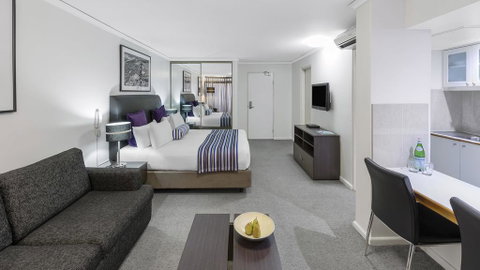 Oaks Sydney Hyde Park Suites - Holiday Byron Bay 1