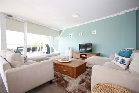 Oasis, Unit 11/5 Laman Street - Holiday Byron Bay 1
