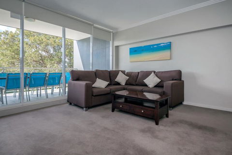 Oasis, Unit 3/5 Laman Street - Holiday Byron Bay 1
