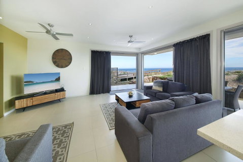 Ocean Ave 1/21 - Anna Bay - Holiday Byron Bay 1
