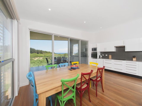Ocean Views - Holiday Byron Bay 3