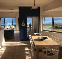 Ocean Views' 4 Ocean Street - air conditioned luxury with beautiful ocean views - Holiday Byron Bay