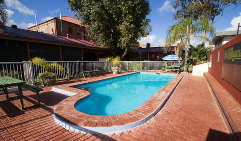 Old Willyama Motor Inn - Holiday Byron Bay 0