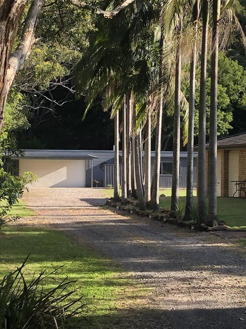 One Mile Beach Hideaway - Holiday Byron Bay 1