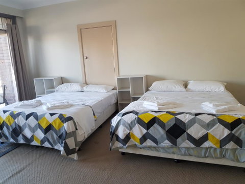 Orange Grove Hotel - Holiday Byron Bay 1