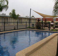Overlander Hotel Motel