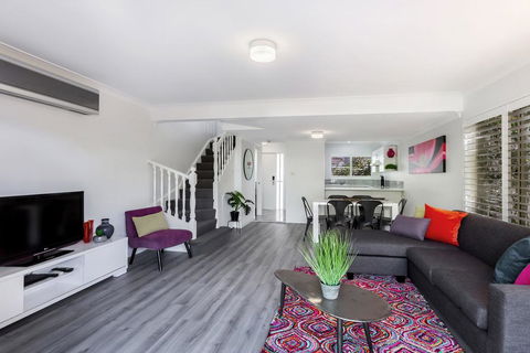 Pacific Blue Townhouse, 351/265 Sandy Point Road - Holiday Byron Bay 1