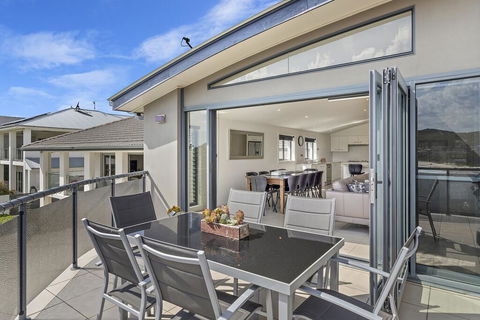Pacific Drive 14 - Fingal Bay - Holiday Byron Bay 1