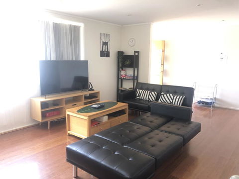 Page Fresh 3BR House, Free WiFi, Netflix, Parking - Holiday Byron Bay 0