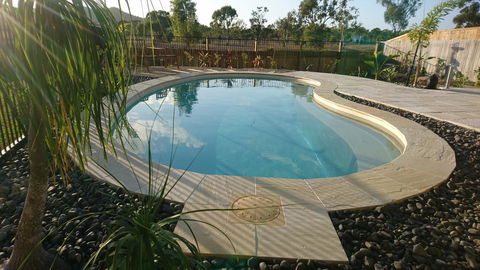 Palm Lakeside Holiday Home - Bowen, Whitsundays, Queensland - Holiday Byron Bay 3