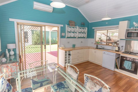 PALPERIPA - 23 Heathcote Street - Holiday Byron Bay 0