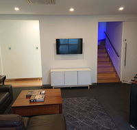 Paradise Escapes - 001 - Holiday Byron Bay