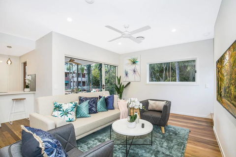 Park Avenue Townhouse Retreat Brisbane Sleeps 10 - Holiday Byron Bay 3